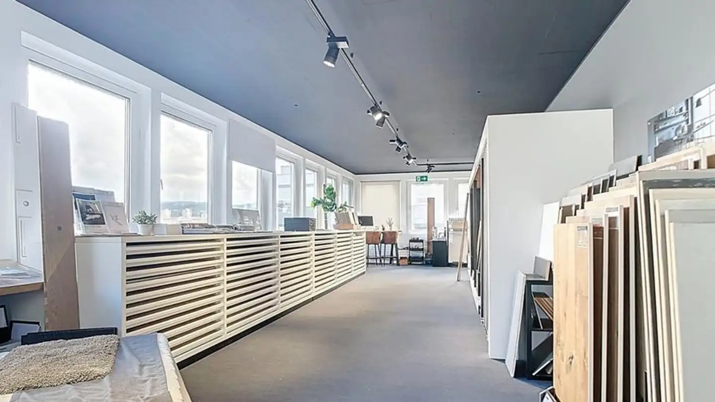 Mixed-use building for rent - Rue Du Bois-Noir 61, 2300 La Chaux-de-Fonds - Photo 3