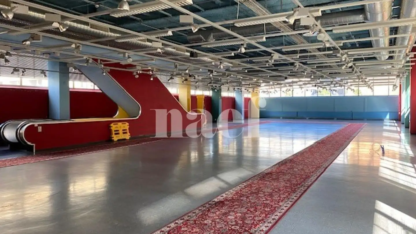 Magasin à louer - Avenue Léopold-Robert 19, 2300 La Chaux-de-Fonds - Photo 3