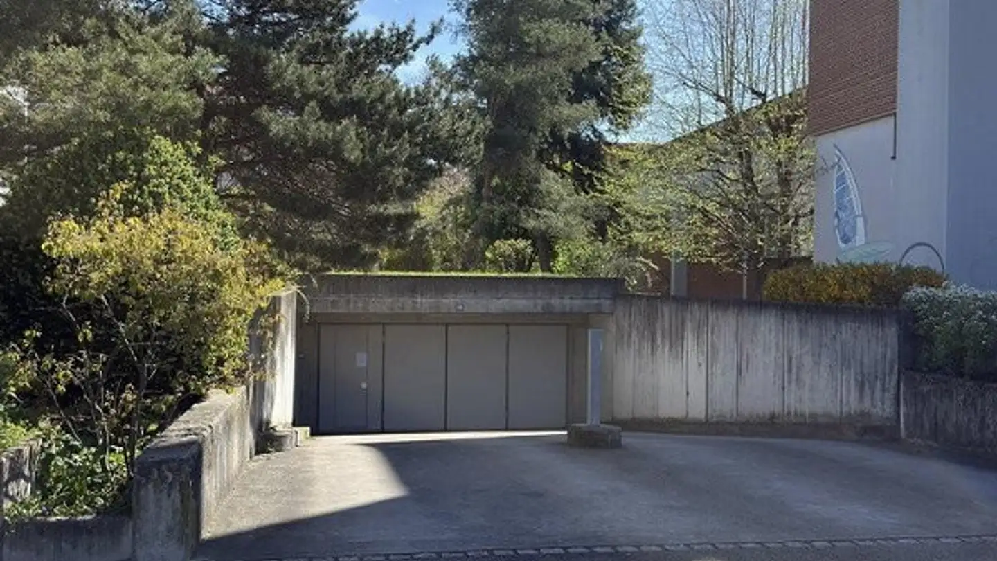Underground parking space for rent - Neue Bahnhofstrasse 148a, 4132 Muttenz