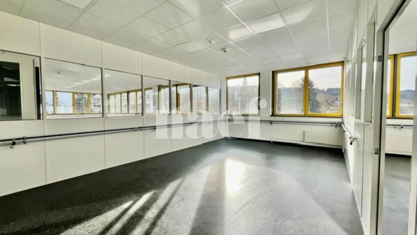 Bureau à louer - Rue De L'hôtel-De-Ville 101, 2300 La Chaux-de-Fonds - Photo 3