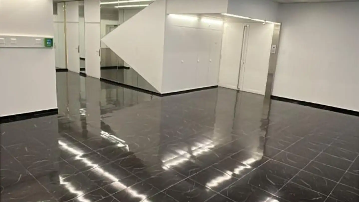 Place de parking souterraine à louer - Avenue Industrielle 4, 1227 Carouge GE - Photo 2