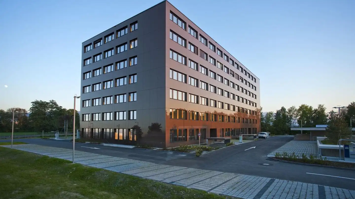 Spazio ufficio in affitto - Hinterbergstrasse 18, 6312 Steinhausen