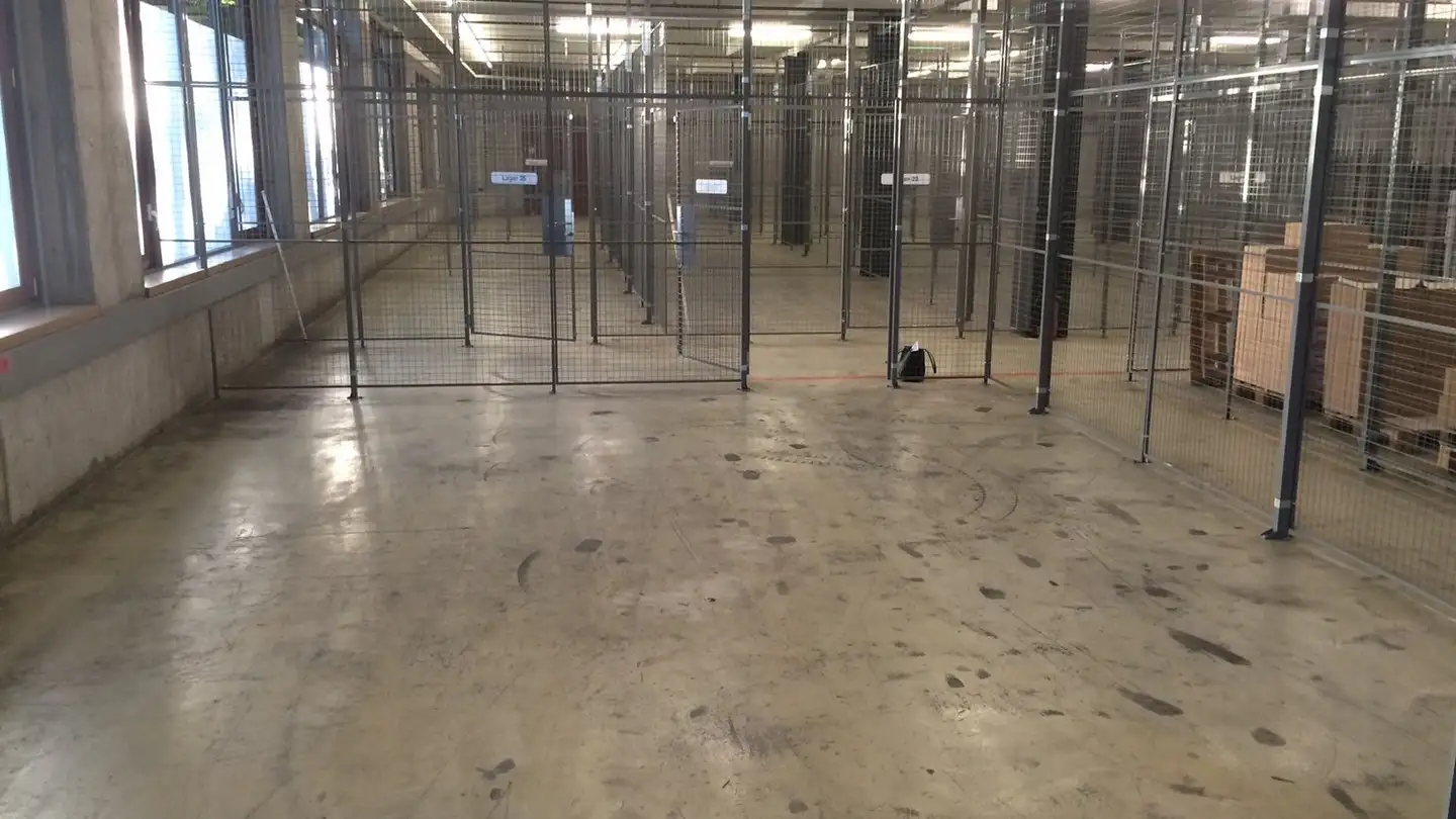 Commercial à louer - Tannenstrasse 98, 8424 Embrach