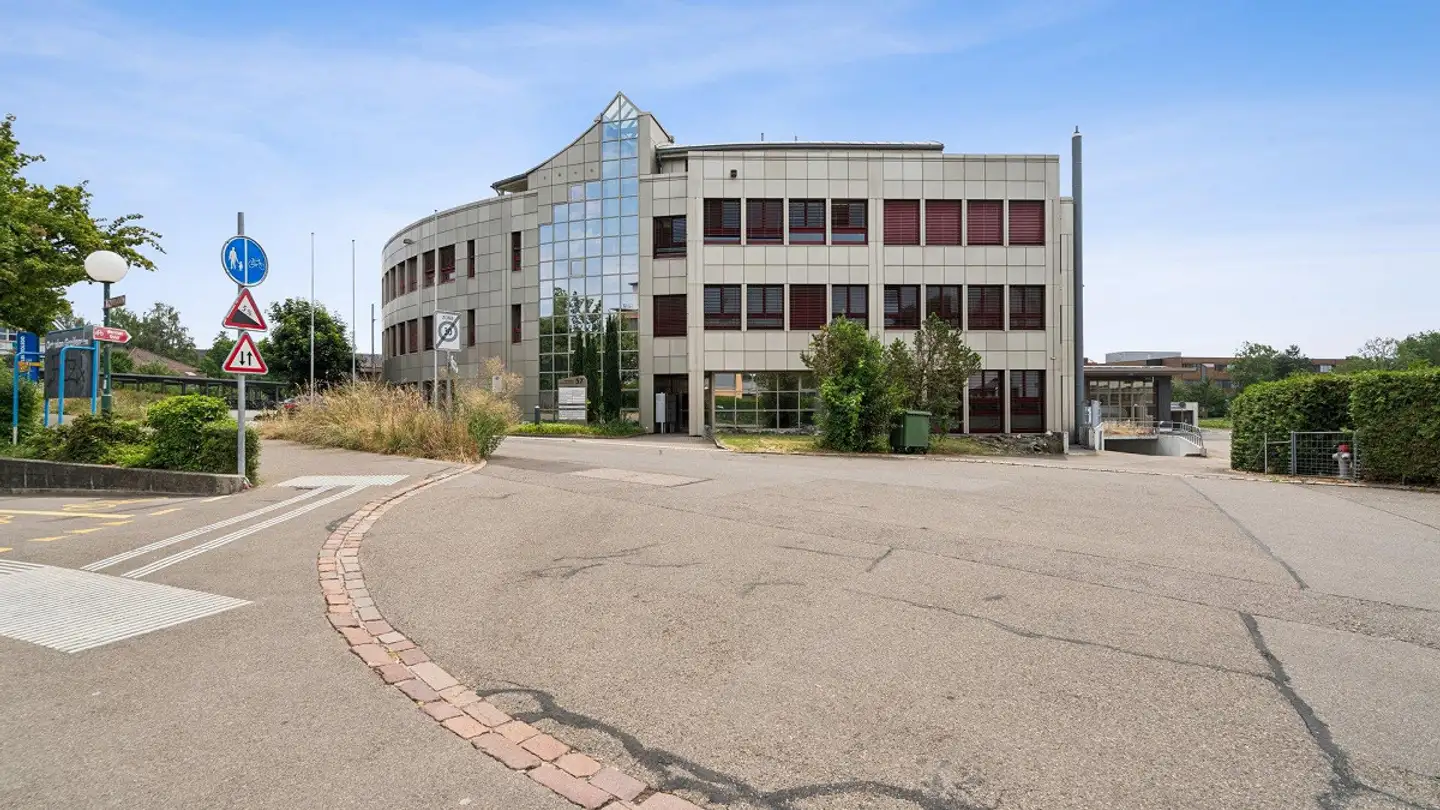Office space for rent - Stationsstrasse 57, 8606 Nänikon