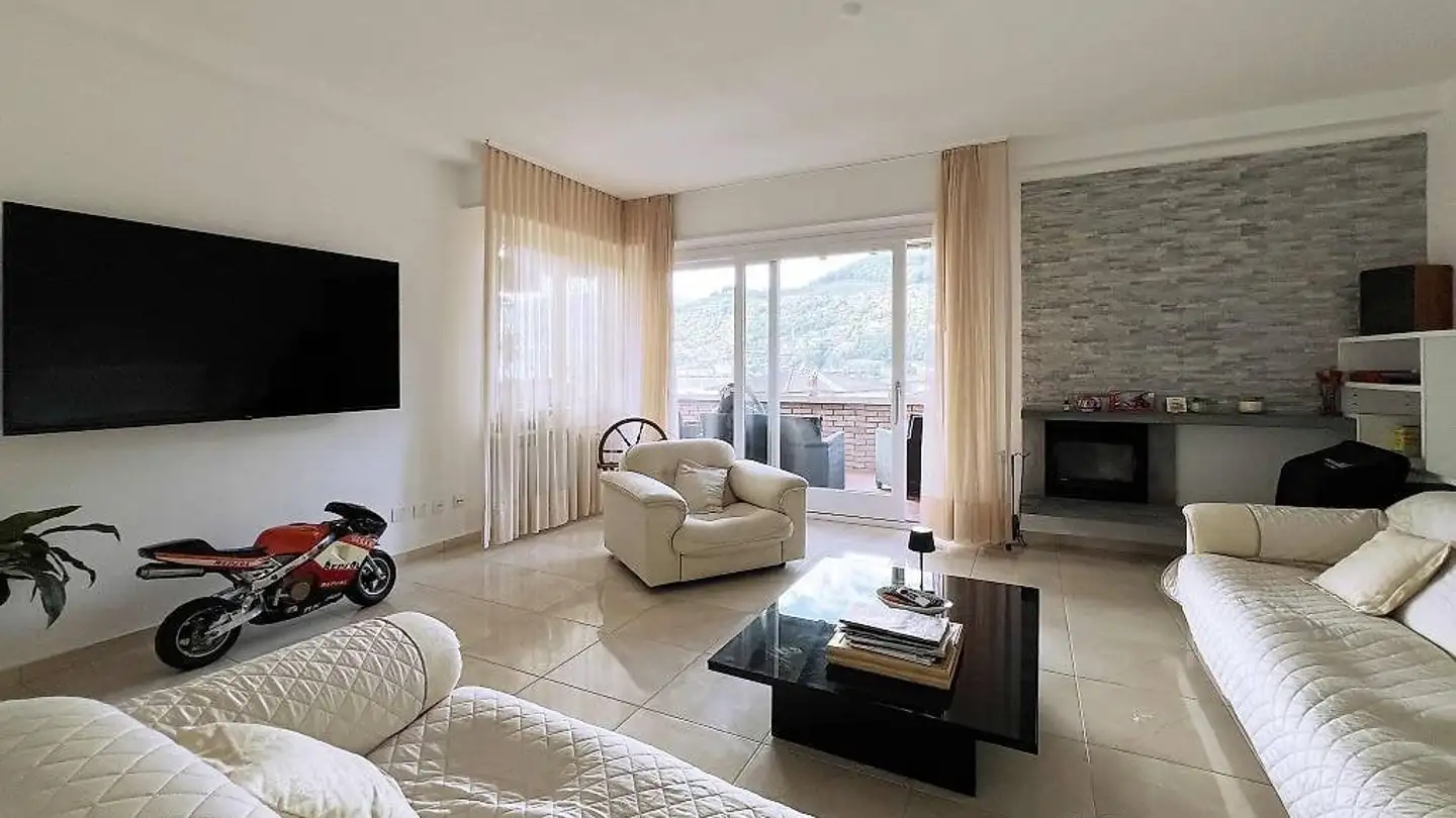 Wohnung mieten - A La Camana 6, 6827 Brusino Arsizio - Foto 4