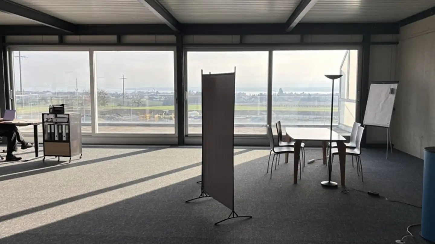 Mischgenutztes Gebäude mieten - Chemin De La Vuarpillière 3, 1260 Nyon