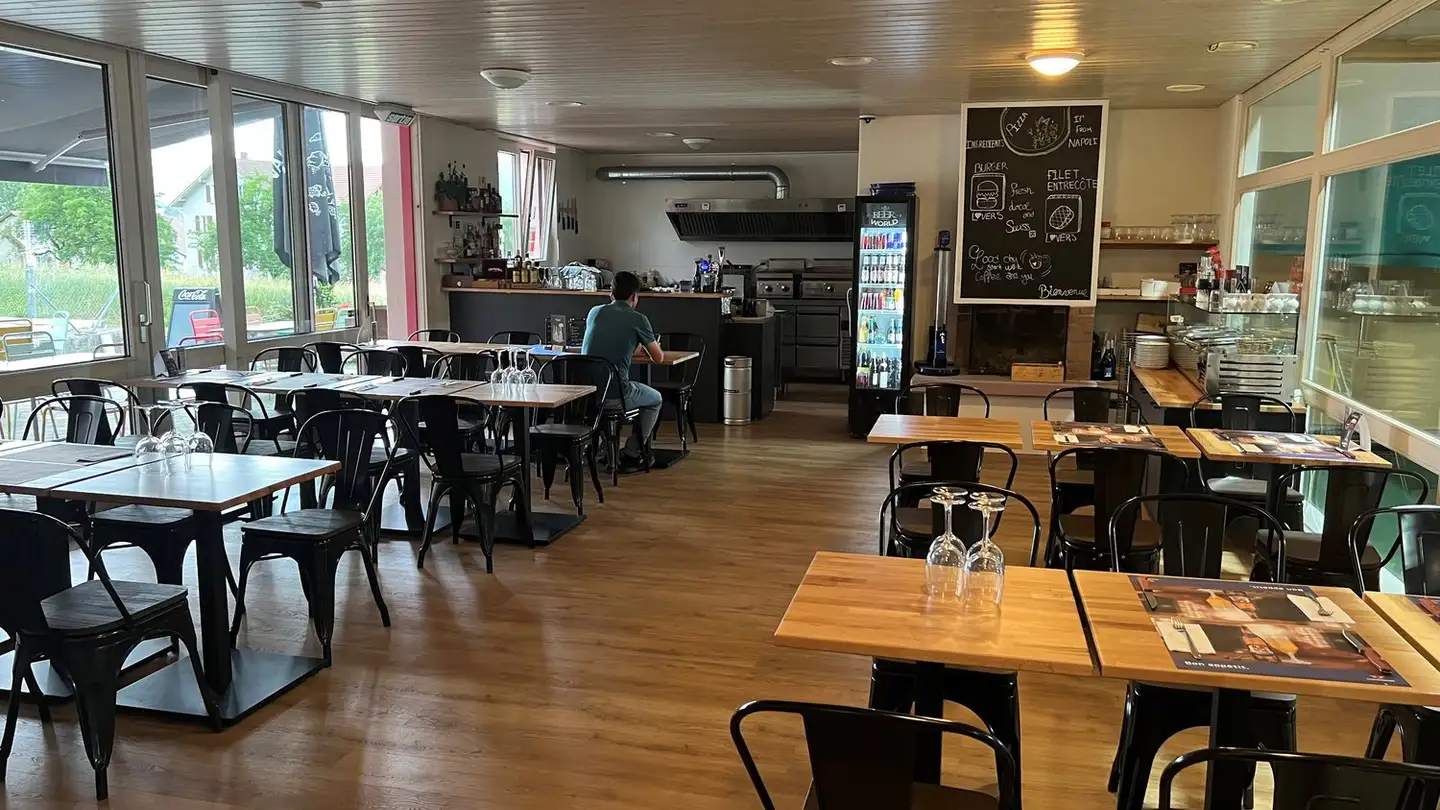 Restaurant for rent - Vie Des Crêts 41, 2732 Reconvilier