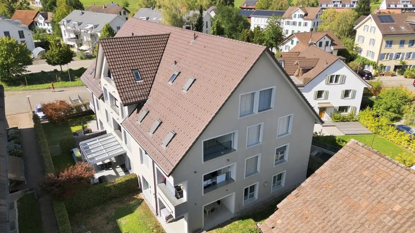 Attic flat for sale - Bachweg 5, 8635 Dürnten
