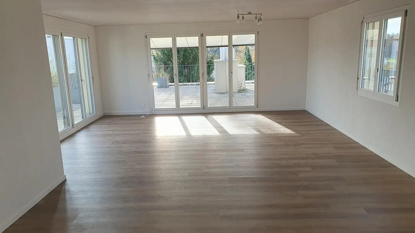 Penthouse for rent - Schweipelstrasse 1, 8340 Hinwil - Photo 2