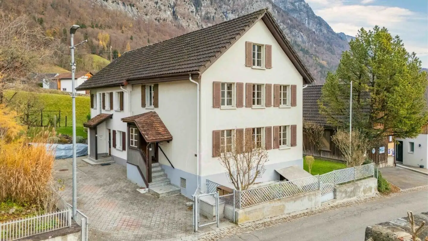 Single house for sale - Dorfstrasse 5, 8881 Tscherlach