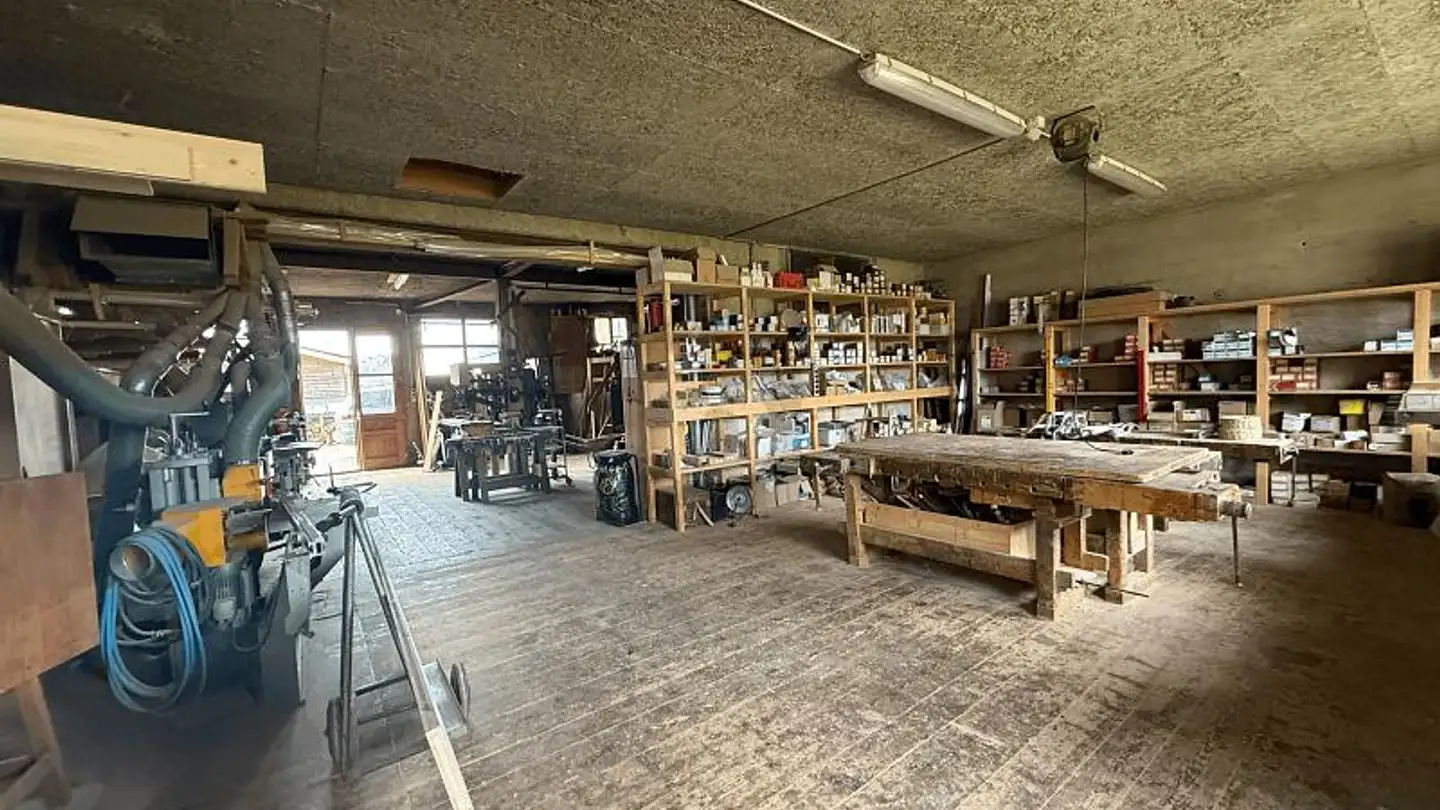 Gewerbe mieten - Mont-Des-Verrières, 2126 Les Verrières