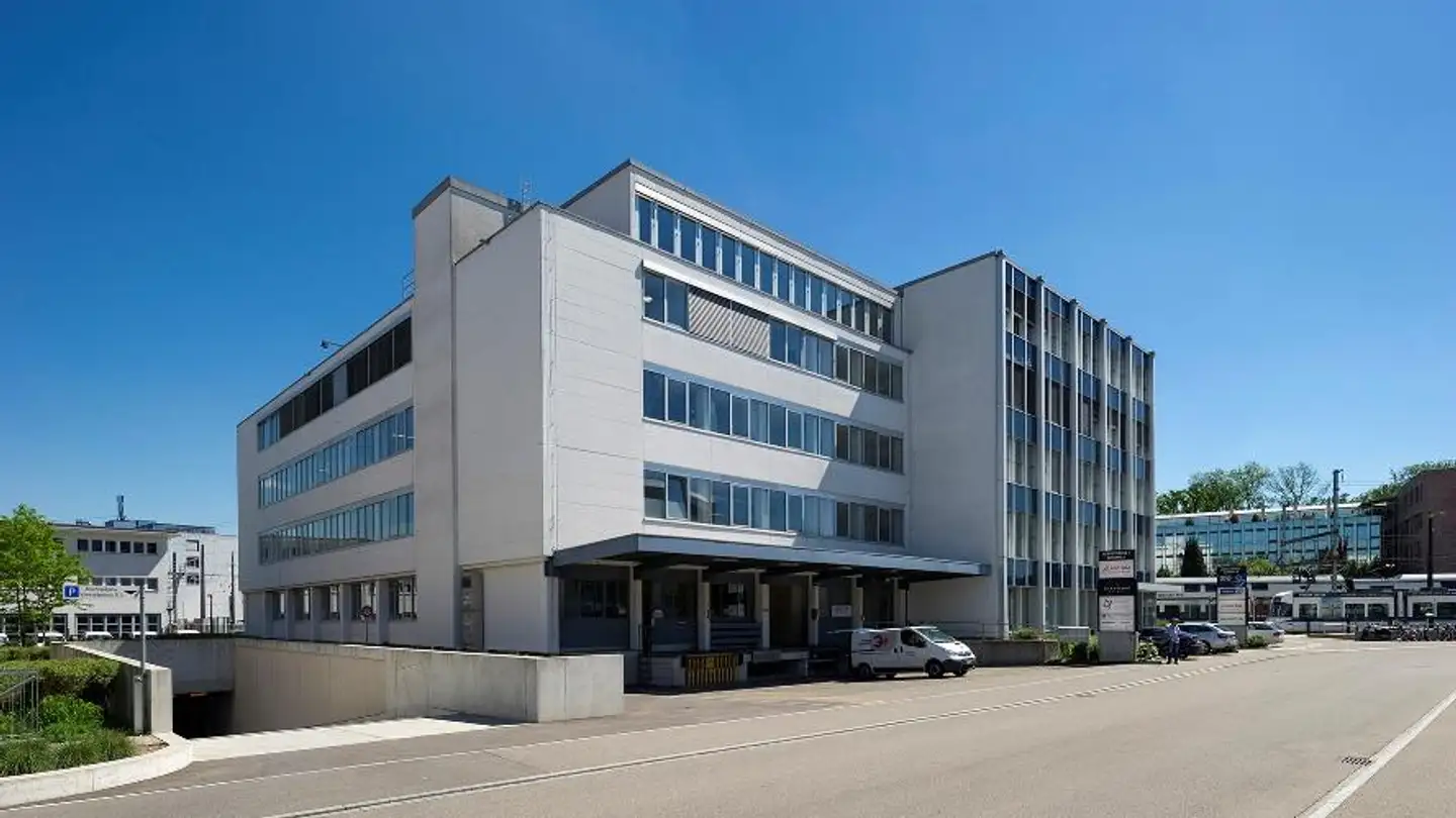 Parkplatz im Freien mieten - Hertistrasse 1, 8304 Wallisellen