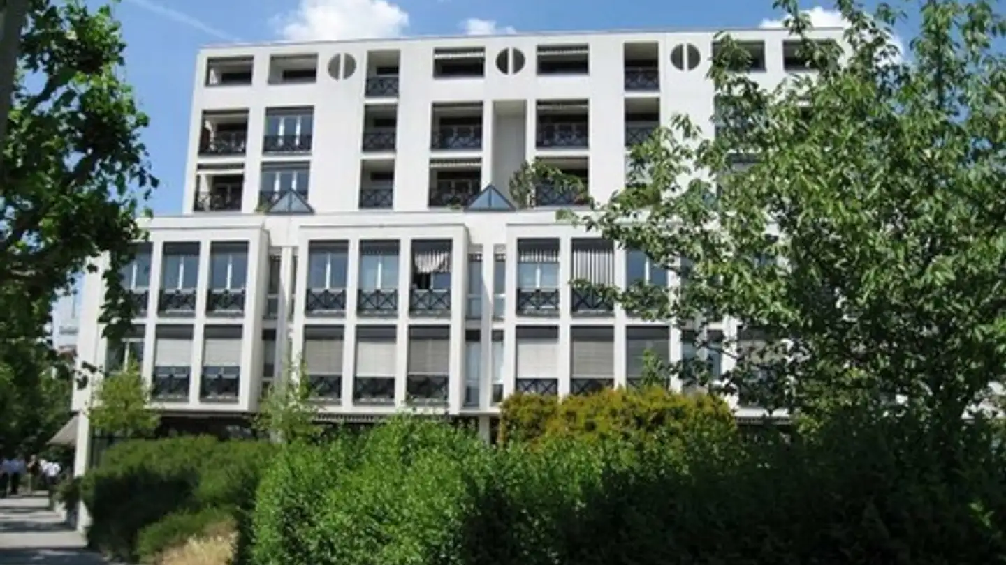 Underground parking space for rent - Avenue De La Poste 14, 1020 Renens VD