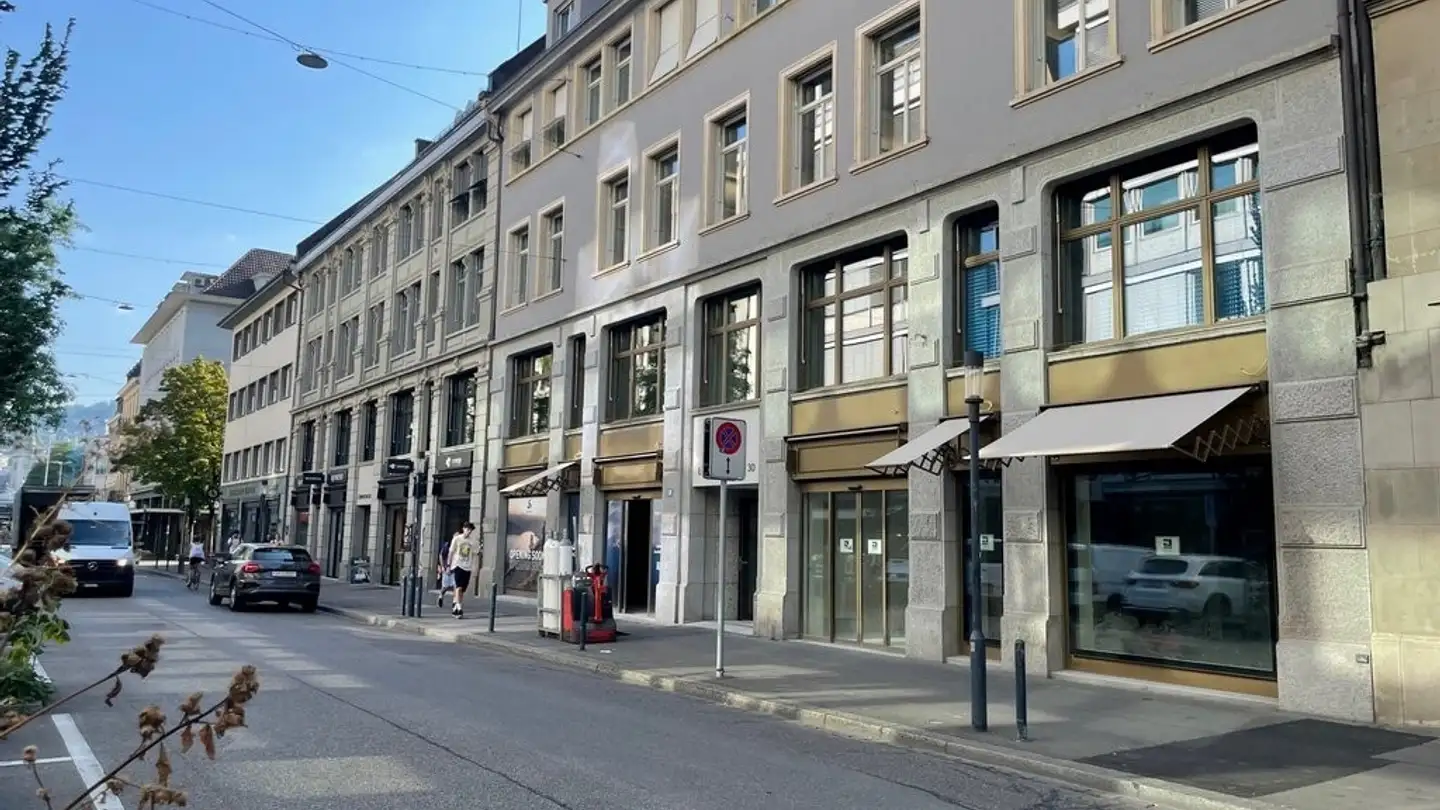 Place de parking extérieure à louer - Löwenstrasse 32, 8001 Zürich - Photo 2