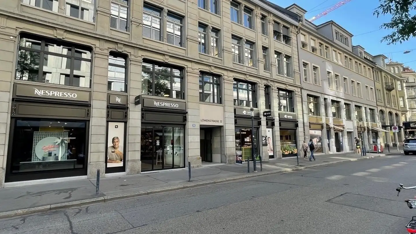 Place de parking extérieure à louer - Löwenstrasse 32, 8001 Zürich - Photo 4
