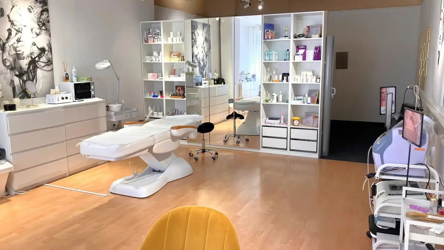 Bureau à louer - Feldstrasse 80, 8180 Bülach