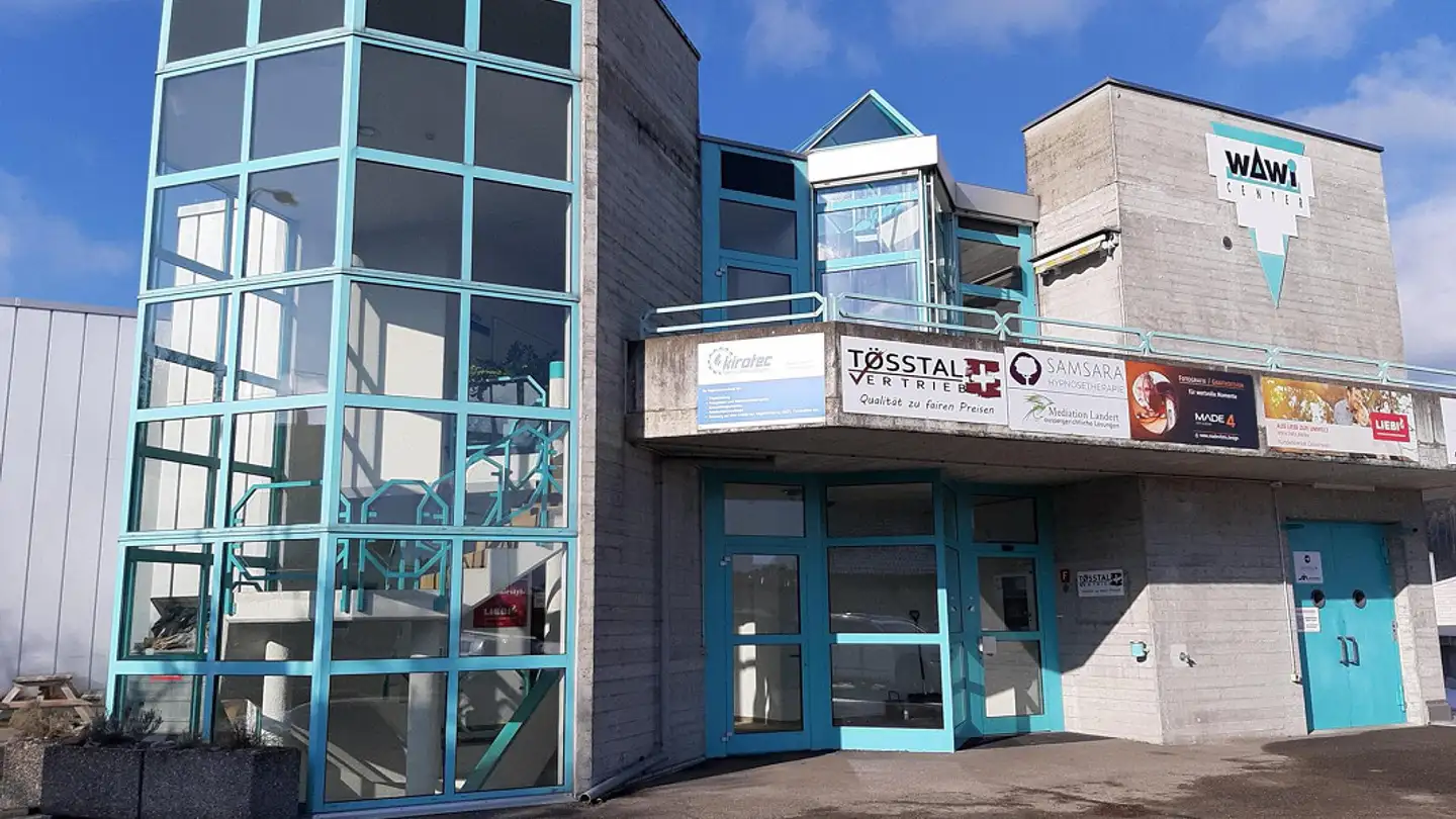Commercial à louer - Tösstalstrasse 14, 8360 Wallenwil