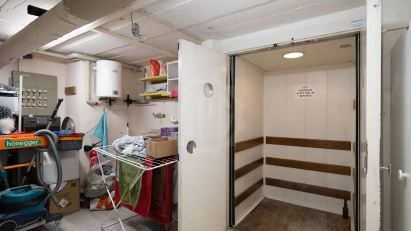 Magasin à louer - Boulevard De La Cluse 35, 1205 Genève