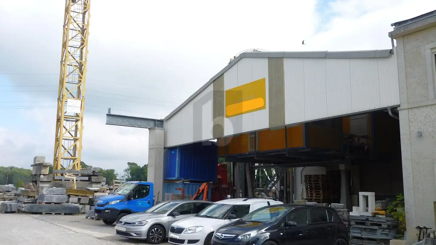 Industrial property for rent - 1148 L'Isle