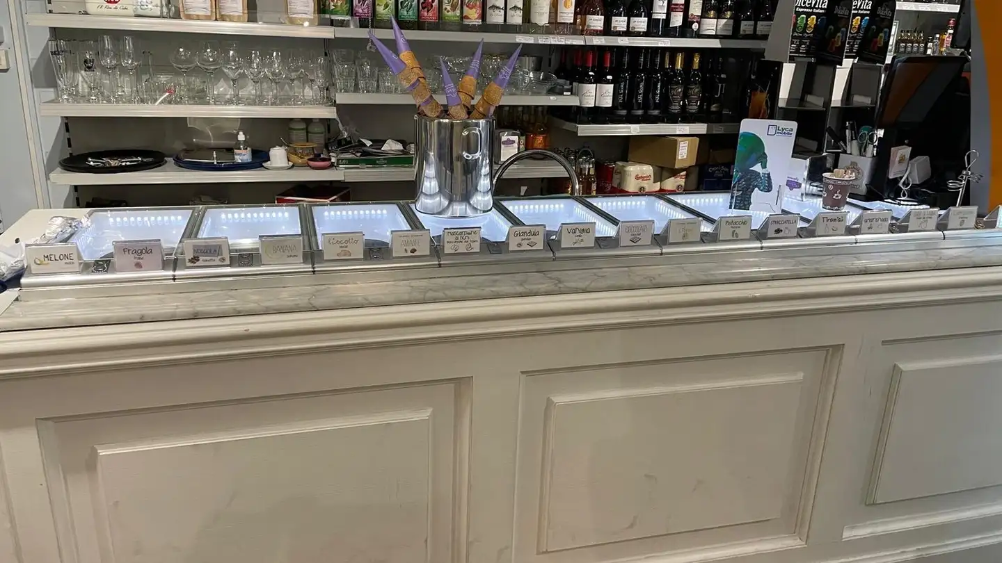 Commercial for rent - Rue Ancienne 1, 1227 Carouge GE - Photo 2