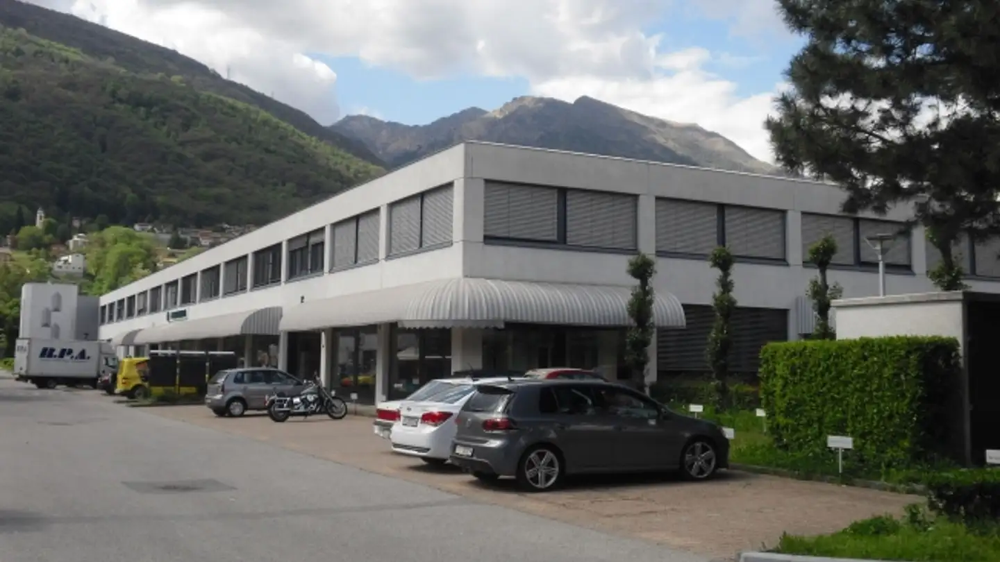 Gewerbe mieten - Via Carvina 6, 6807 Taverne