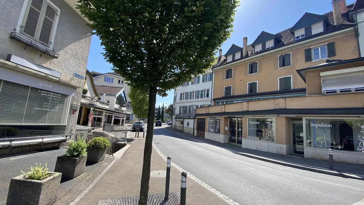 Mixed-use building for sale - 2800 Delémont