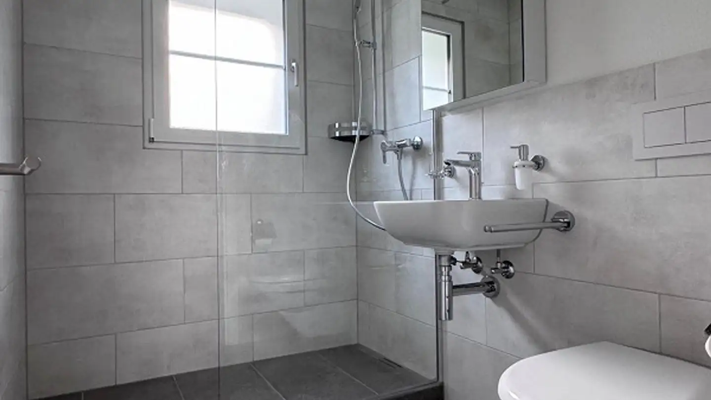 Appartement à louer - Bahnhofplatz 3, 7057 Langwies - Photo 2