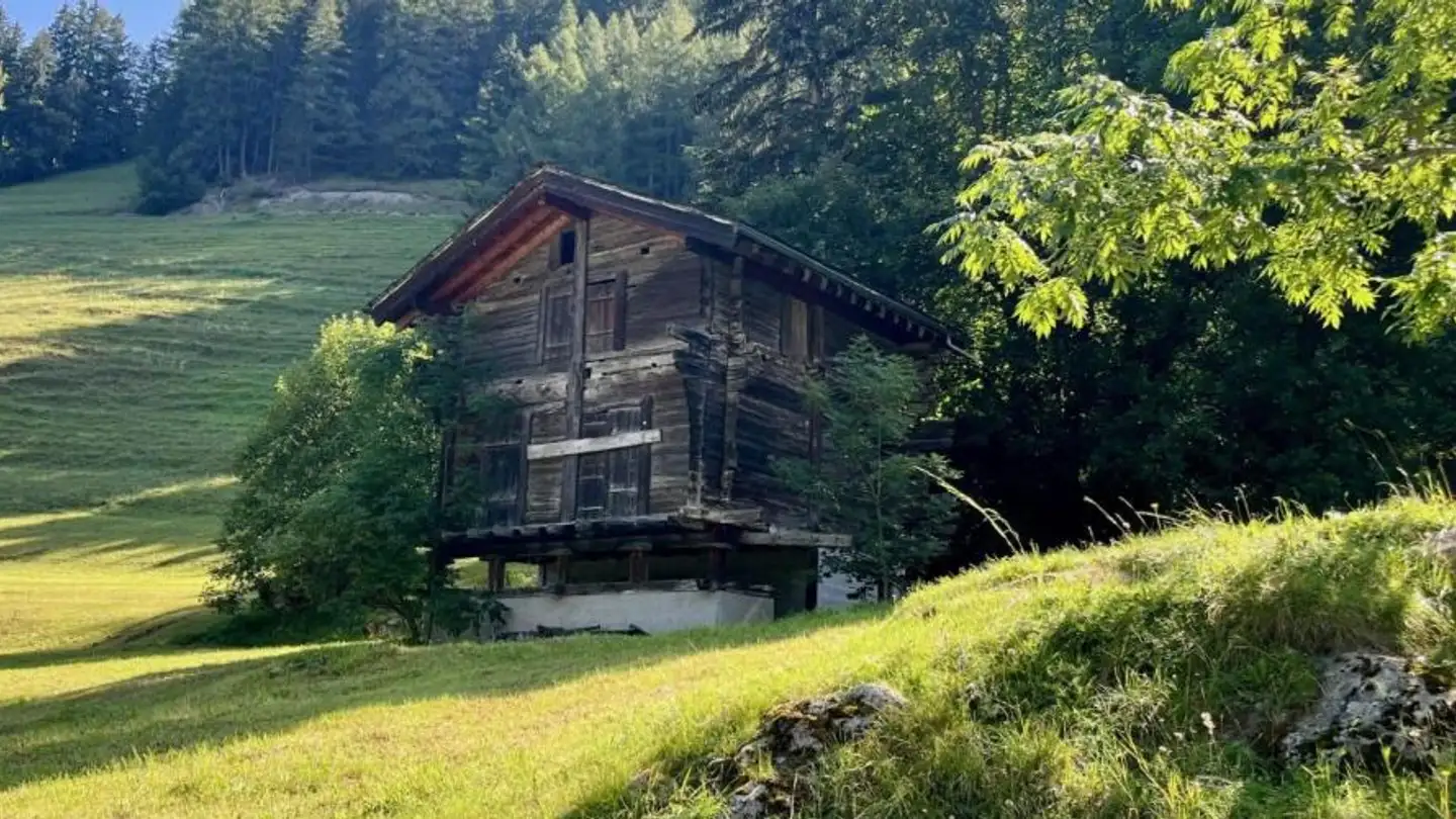 Constructible plot for sale - 1937 Orsières