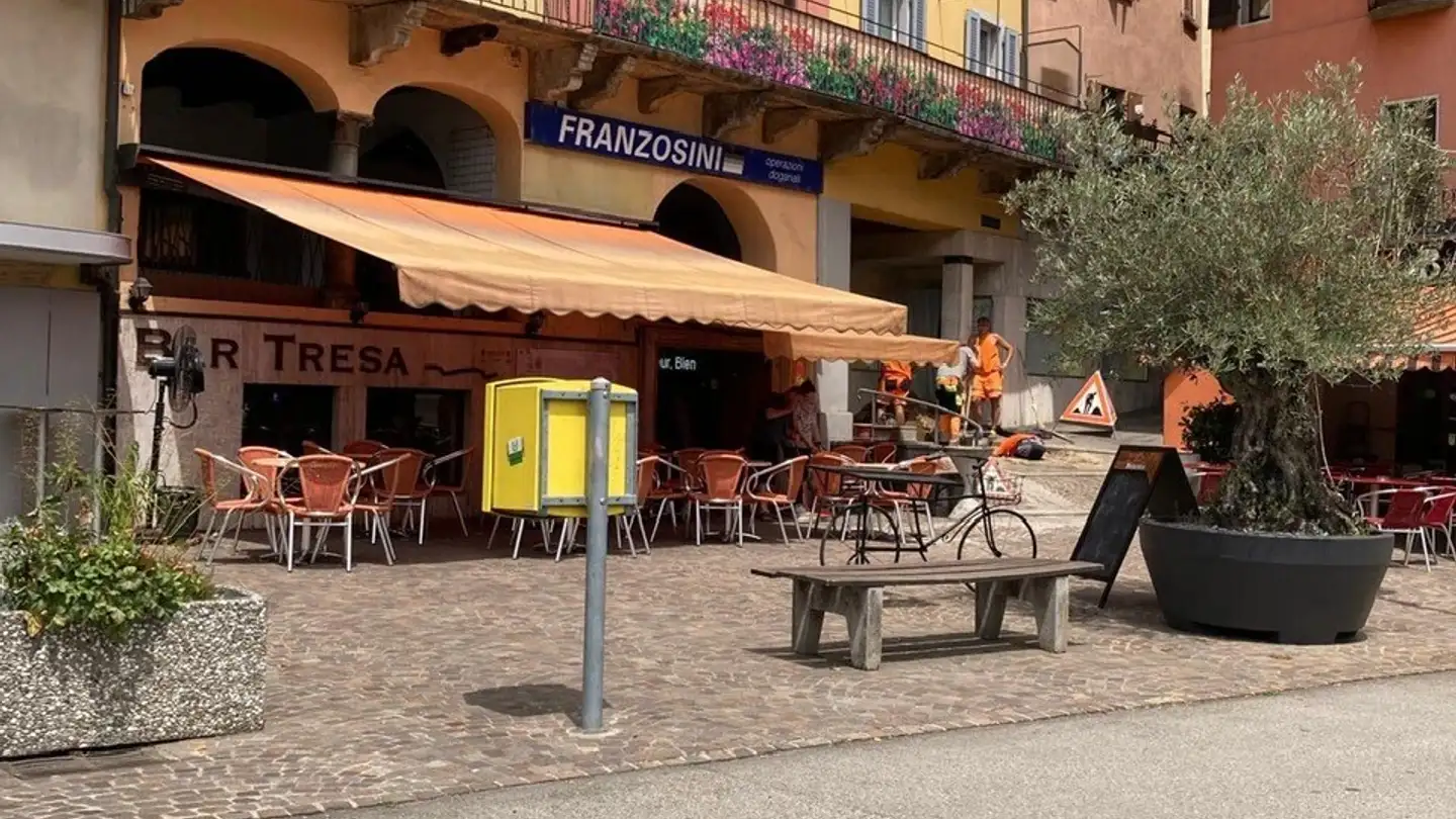 Commercial for rent - Piazza Dogana, 6988 Ponte Tresa