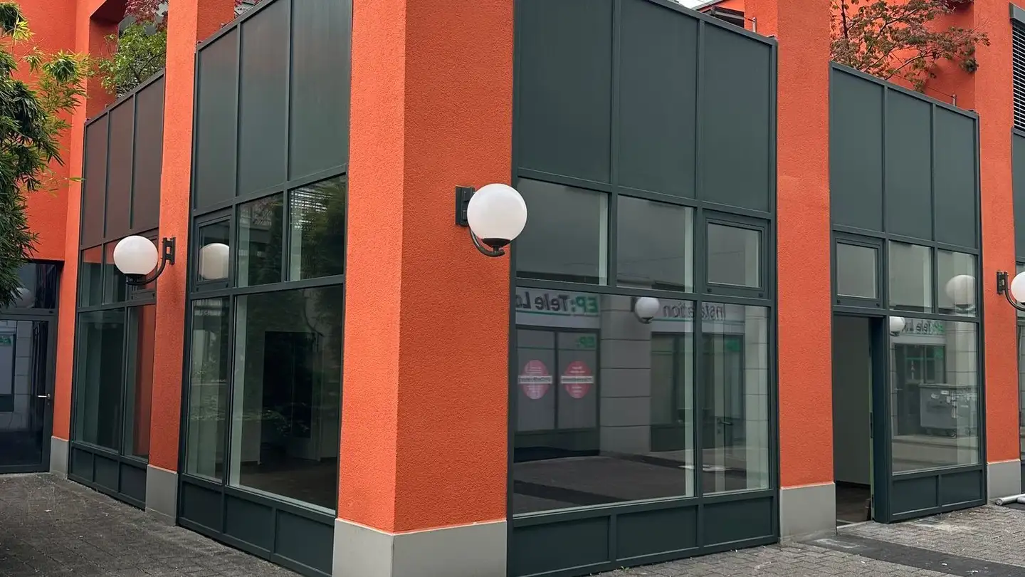 Commercial à louer - Bahnhofstrasse 36, 8600 Dübendorf