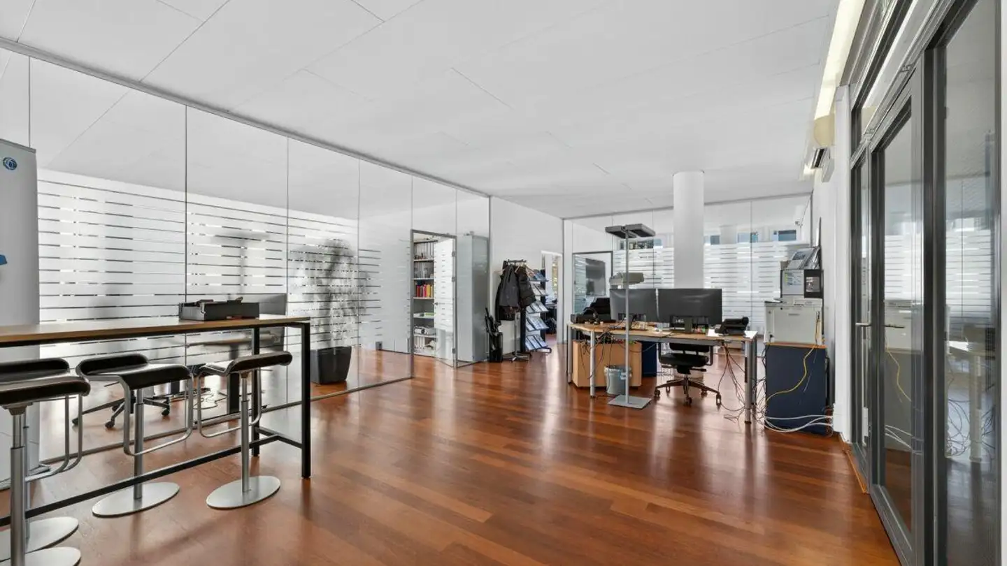 Office space for rent - Baarerstrasse 141, 6300 Zug - Photo 2