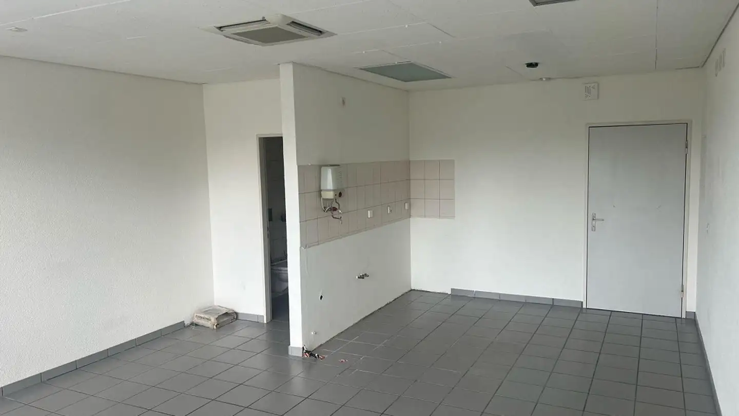 Commerciale in affitto - Mühlerainstrasse 19, 4414 Füllinsdorf - Photo 3