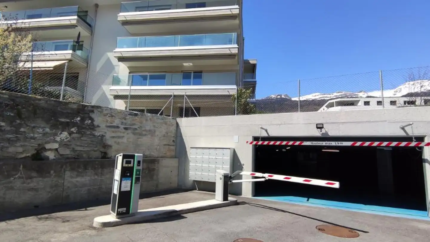 Garage individuel à louer - Route De Sion 38, 3960 Sierre
