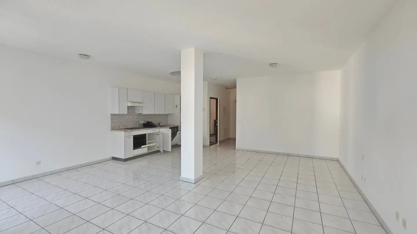 Apartment for rent - Via Stefano Franscini 6, 6710 Biasca - Photo 2