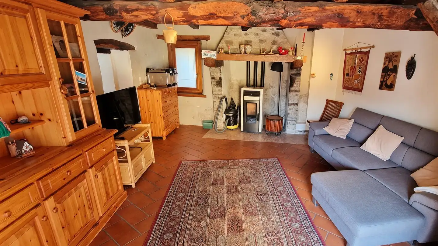 Single house for sale - 6810 Isone - Photo 2