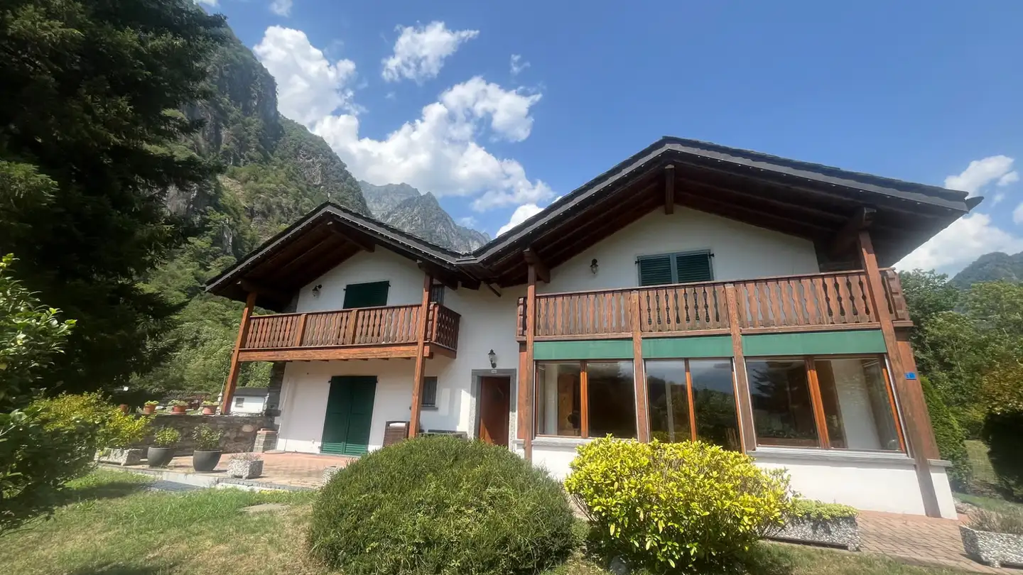 Single house for rent - 6557 Cama