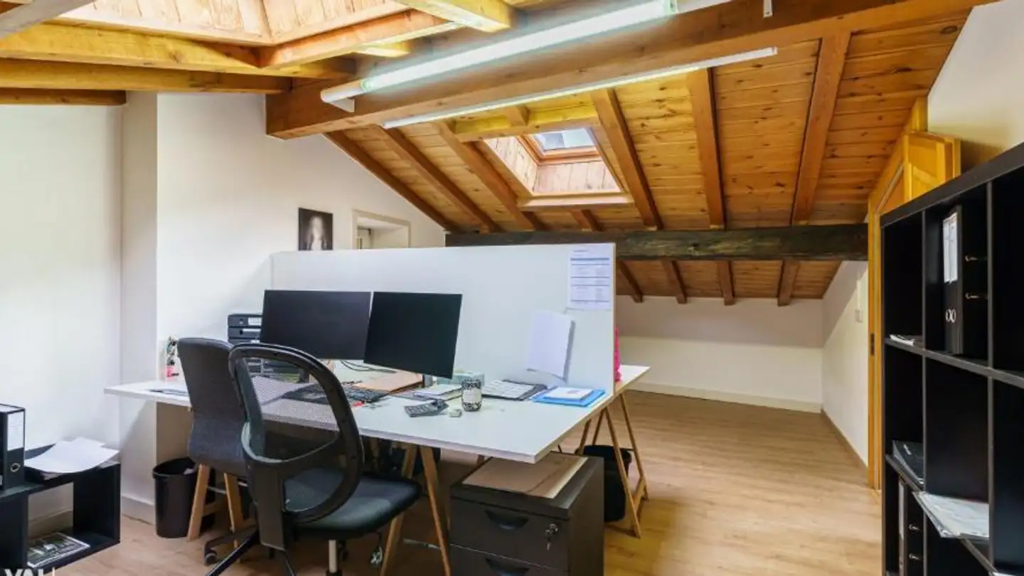 Mixed-use building for sale - 3900 Brig - Photo 2