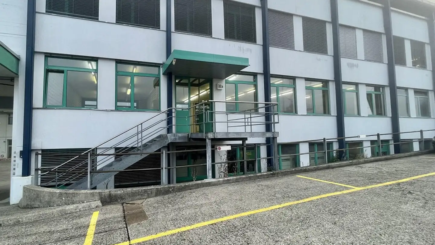 Commerciale in affitto - Lohwisstrasse 32, 8123 Ebmatingen