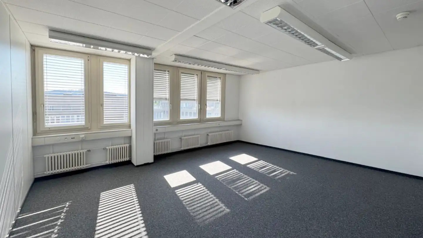 Office space for rent - Industriestrasse 8, 8404 Winterthur