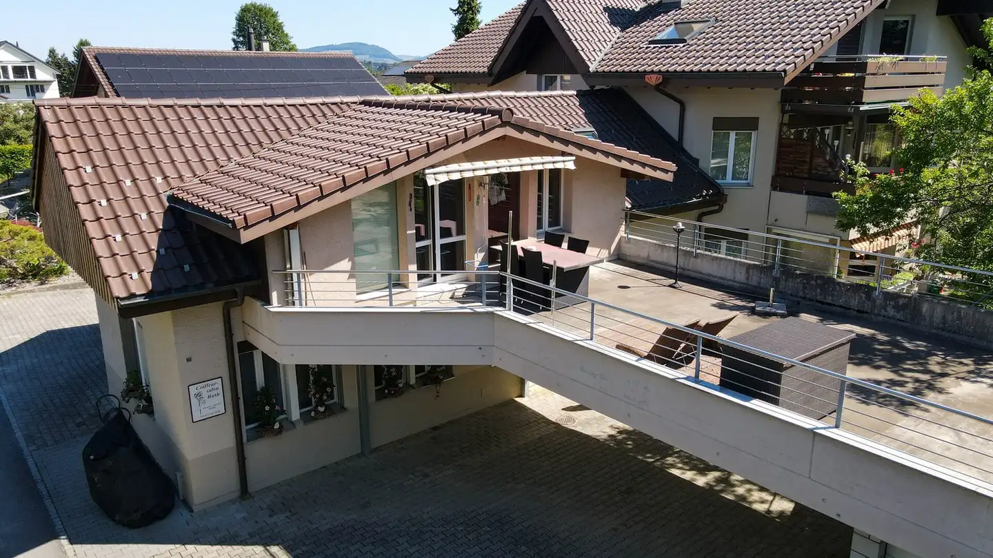 Mischgenutztes Gebäude kaufen - Zelgstrasse 27, 3661 Uetendorf