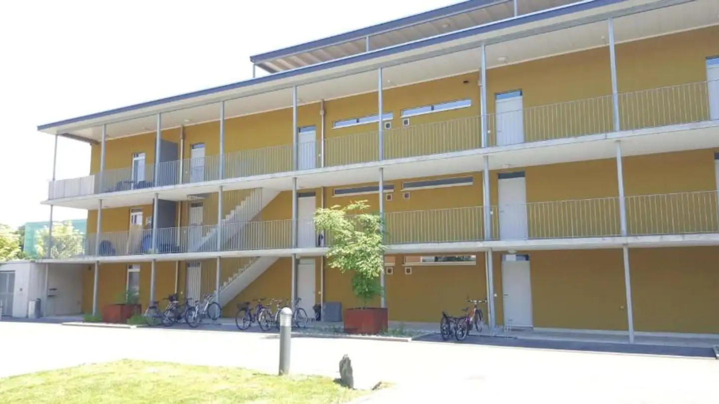 Indoor motorbike parking space for rent - Siedlungsstrasse 1, 3603 Thun
