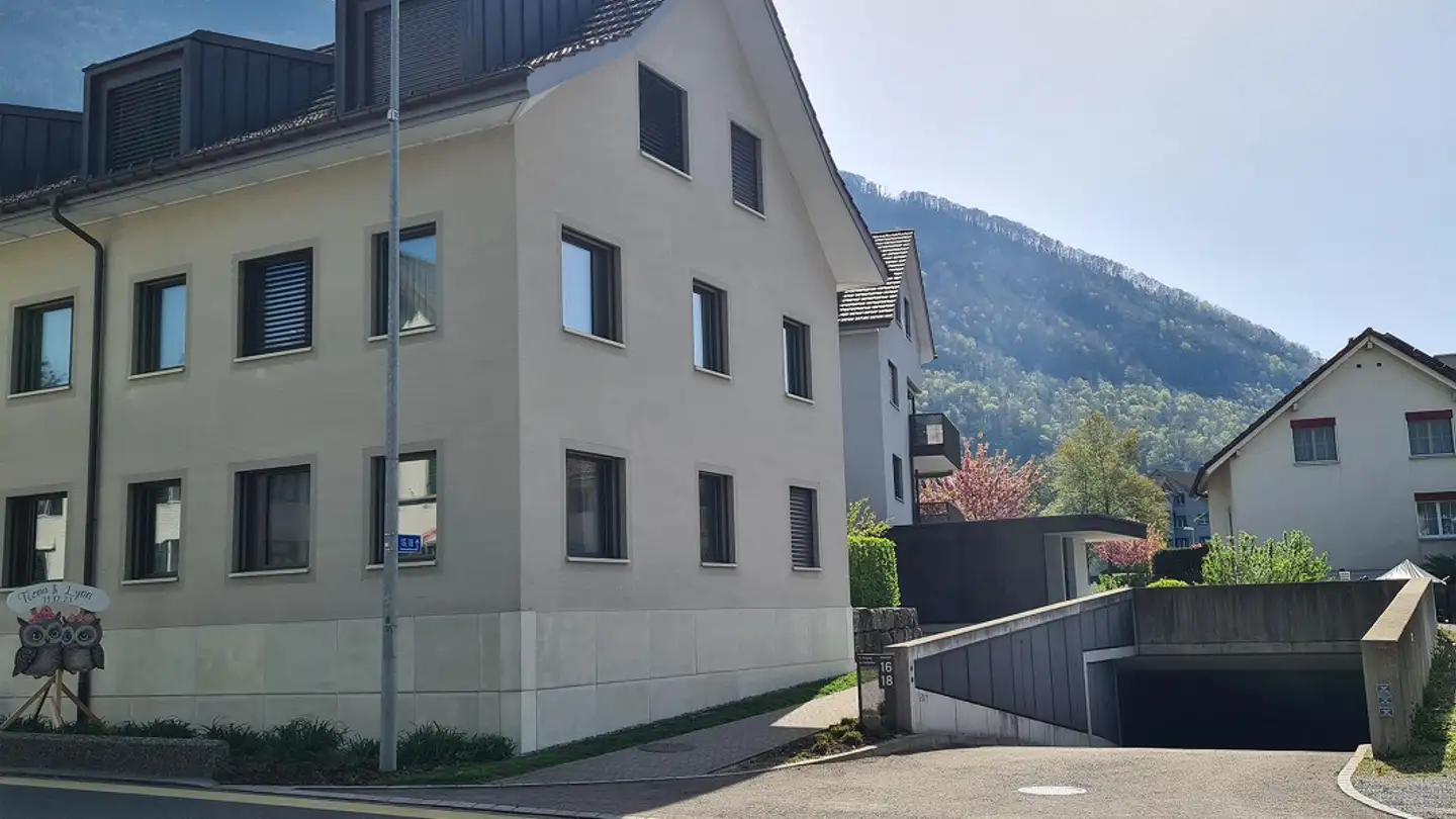 Place de parking souterraine à louer - Unterdorf 16, 8718 Schänis