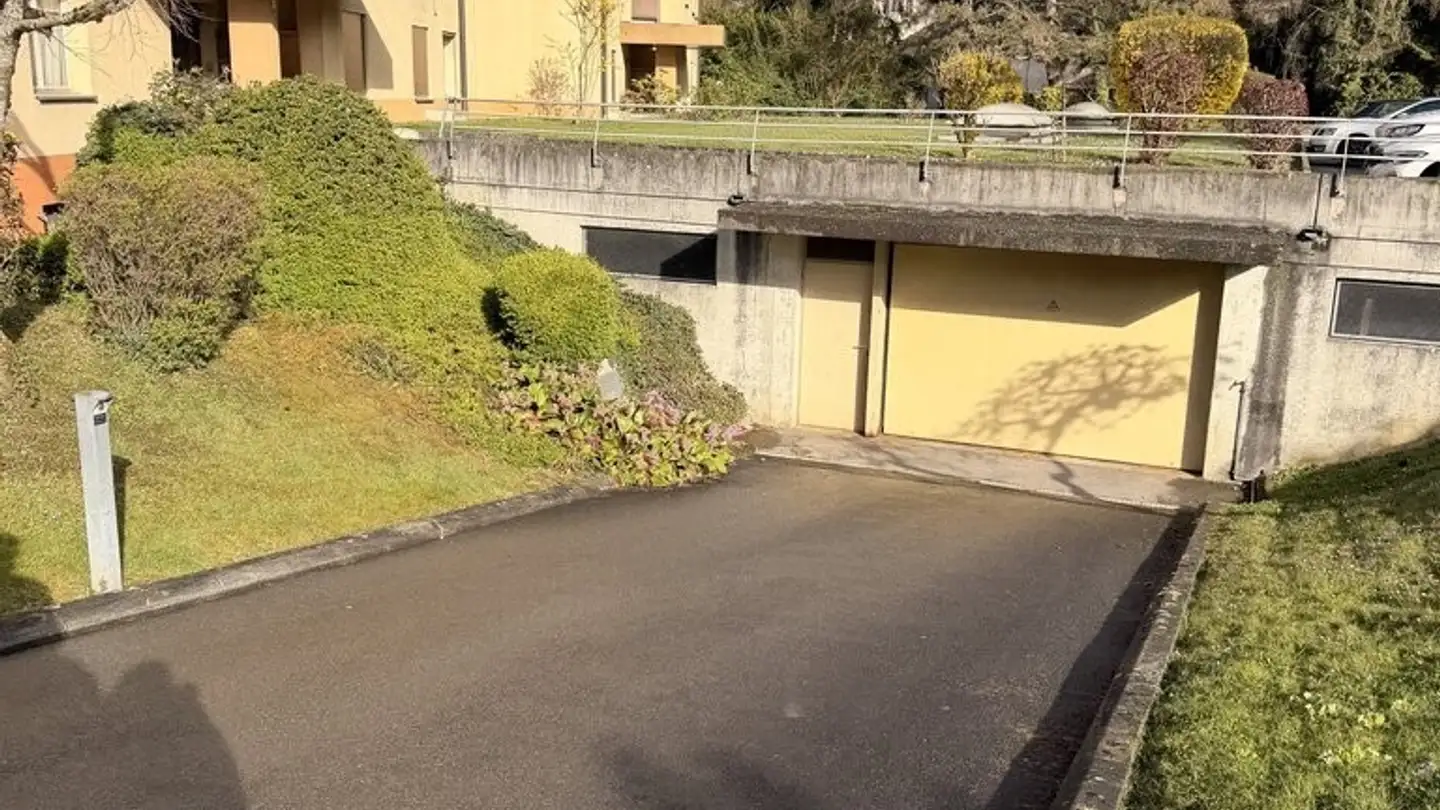 Underground parking space for rent - Avenue Du Château, 1008 Prilly