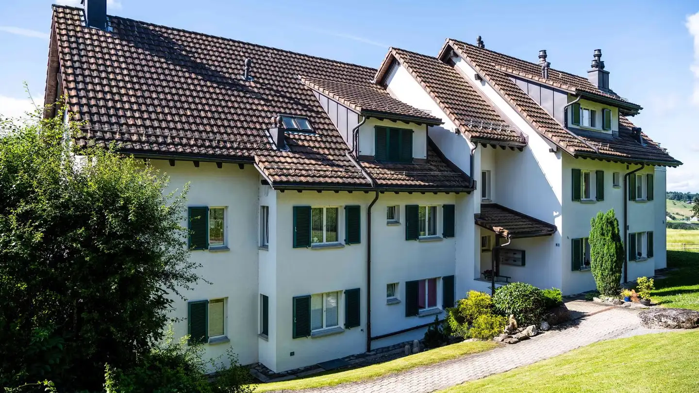 Dachgeschosswohnung mieten - Chalbisauweg 9, 8816 Hirzel