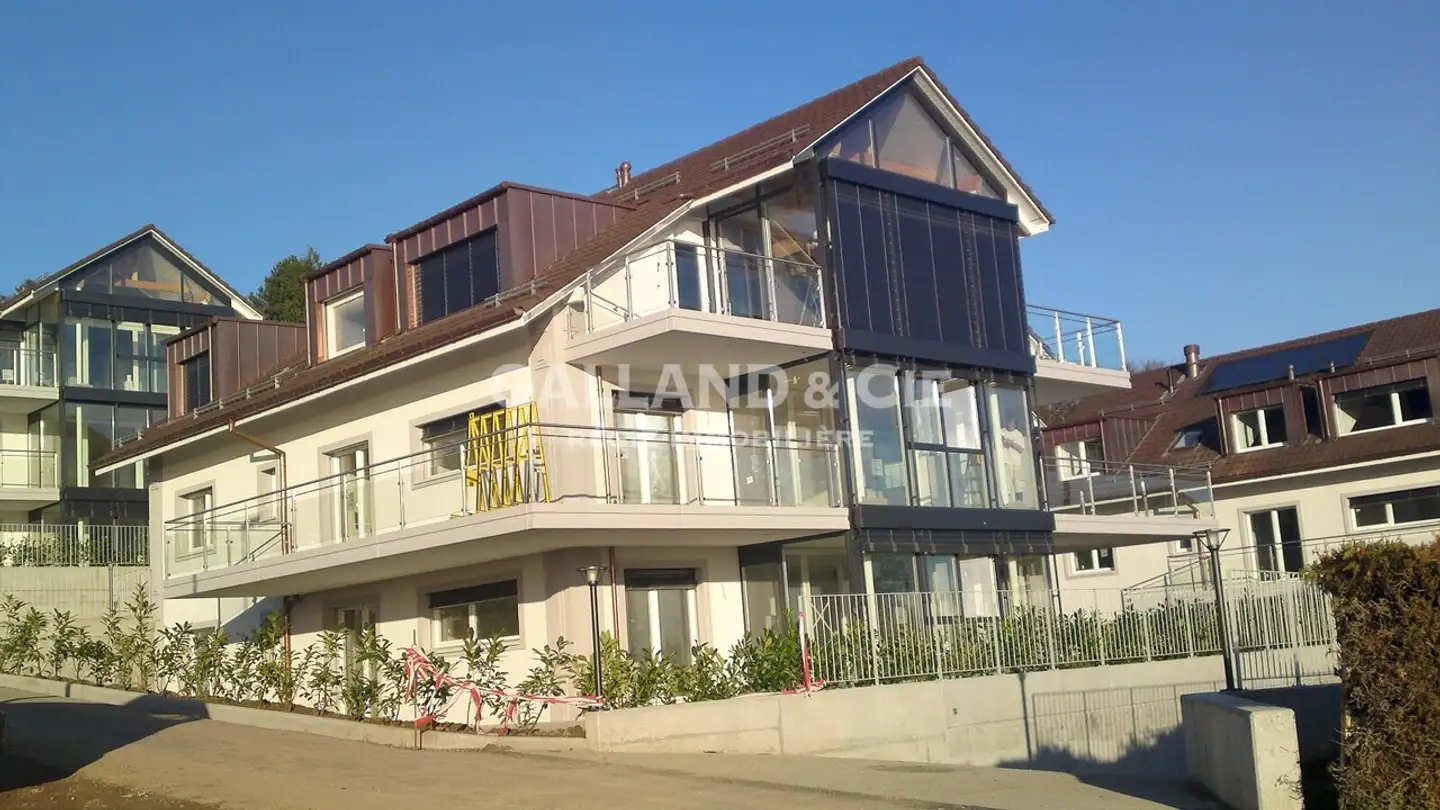 Place de parking couverte à louer - Chemin De La Reine Berthe 4, 1009 Pully