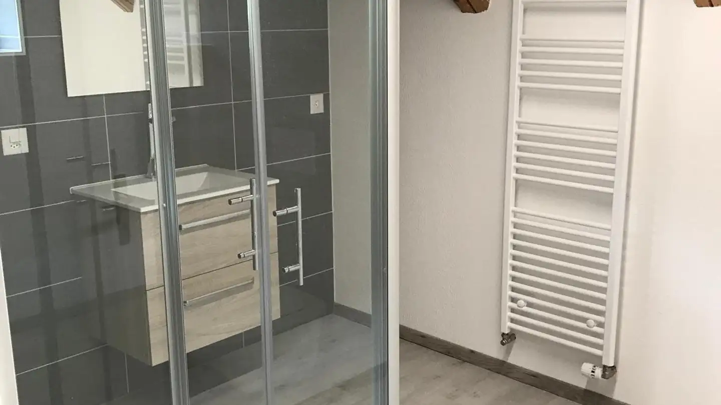 Appartement à louer - Route Des Sauges 15, 2615 Sonvilier - Photo 2