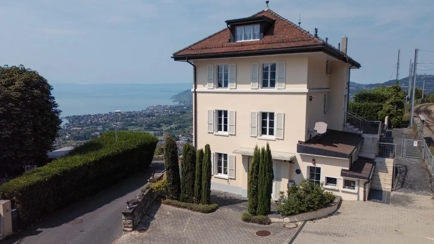 Single house for sale - 1832 Chamby