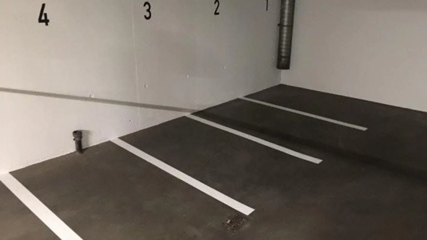 Place de parking intérieure pour moto à louer - Ey 5, 3063 Ittigen