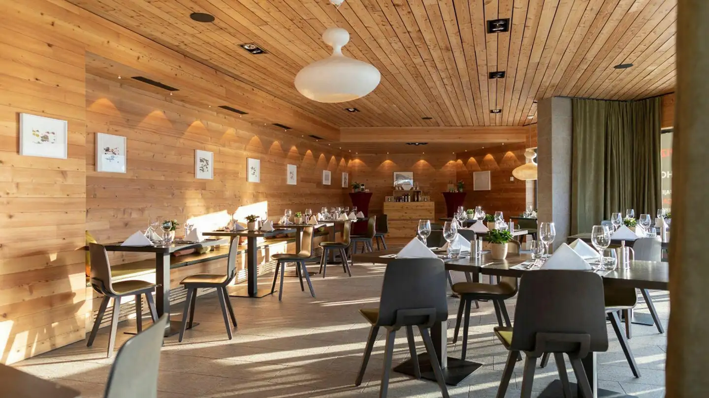 Hotel for sale - 7516 Maloja