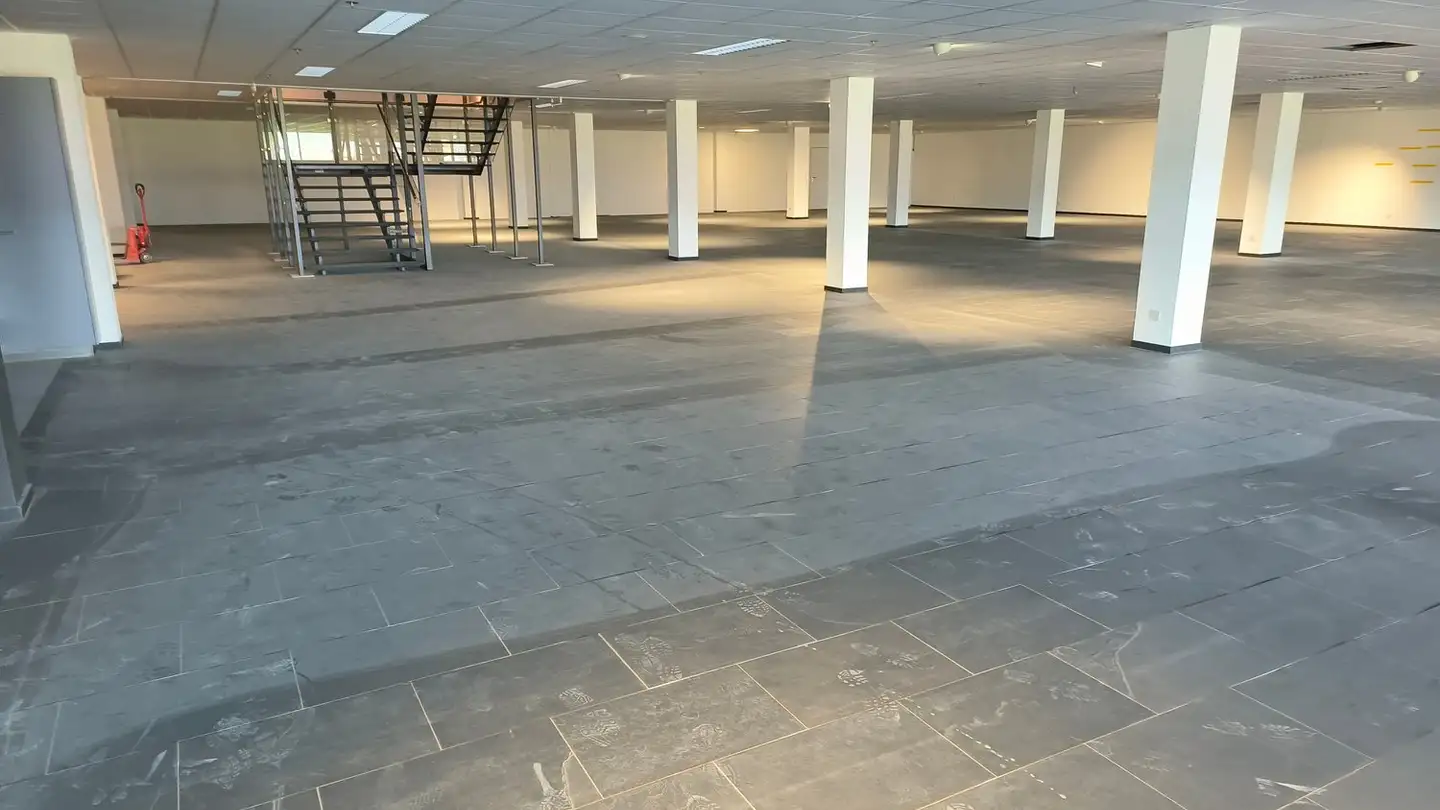 Shop for rent - Büetigenstrasse 74, 2557 Studen BE - Photo 2